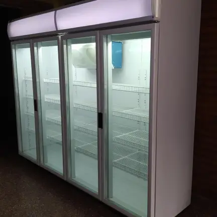 Exhibidor Vertical 4 puertas